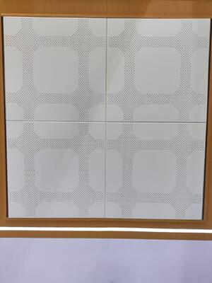 Bom preço Painel de alumínio perfurado de grade quadrada Design clássico e atemporal espessura 0,6-1,0 mm on-line