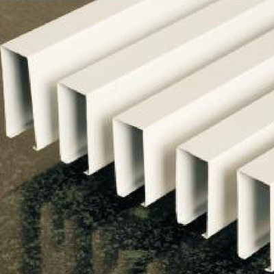 Dobra cena Systemy sufitowe w kształcie kształtu U Premium Aluminium Strip U Baffle Aluminium Panel Ceiling w Internecie