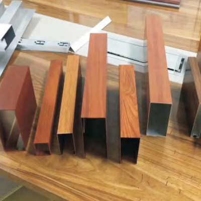 Buen precio Soluciones personalizadas de bandas de techo de aluminio en forma de U de alta calidad en línea